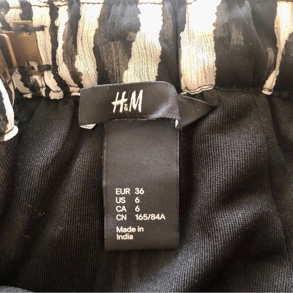 H&M. Spaghetti strap mini dress. Black and White. Zebra pattern. Size 6 - Picture 9 of 10